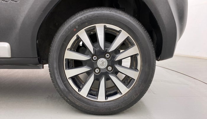 2015 Toyota Etios CROSS 1.2 G, Petrol, Manual, 28,401 km, Left Rear Wheel