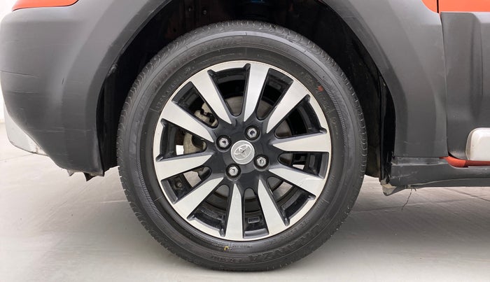 2015 Toyota Etios CROSS 1.2 G, Petrol, Manual, 28,401 km, Left Front Wheel