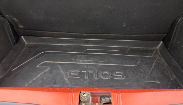 2015 Toyota Etios CROSS 1.2 G, Petrol, Manual, 28,401 km, Boot Inside