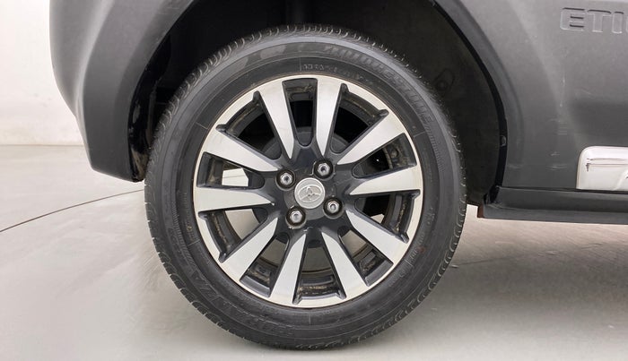 2015 Toyota Etios CROSS 1.2 G, Petrol, Manual, 28,401 km, Right Rear Wheel