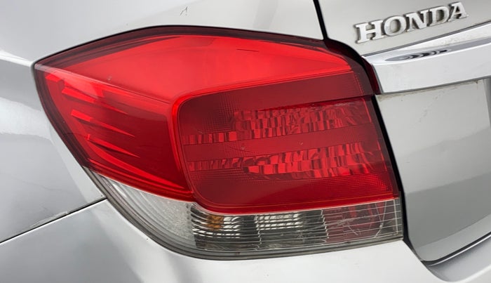 2014 Honda Amaze 1.2 EMT I VTEC, Petrol, Manual, 31,812 km, Left tail light - Minor damage