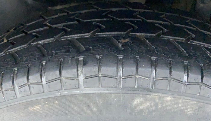 2014 Maruti Swift Dzire VXI, Petrol, Manual, 38,491 km, Left Rear Tyre Tread