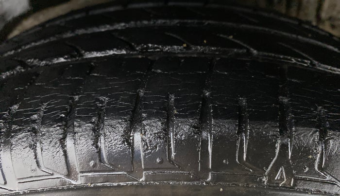 2016 Tata Bolt XM REVOTRON, Petrol, Manual, 54,592 km, Left Rear Tyre Tread