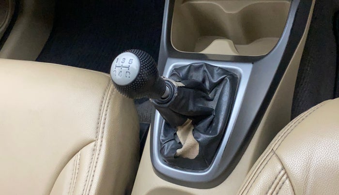 2012 Honda City 1.5L I-VTEC S MT, Petrol, Manual, 1,01,800 km, Gear lever - Boot cover slightly torn