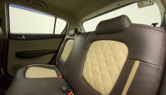 2011 Hyundai i20 MAGNA (O) 1.2, Petrol, Manual, 43,570 km, Right Side Rear Door Cabin