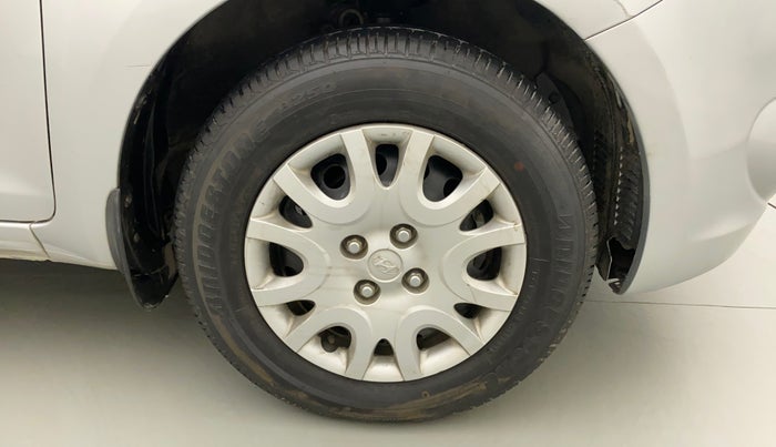 2011 Hyundai i20 MAGNA (O) 1.2, Petrol, Manual, 43,570 km, Right Front Wheel