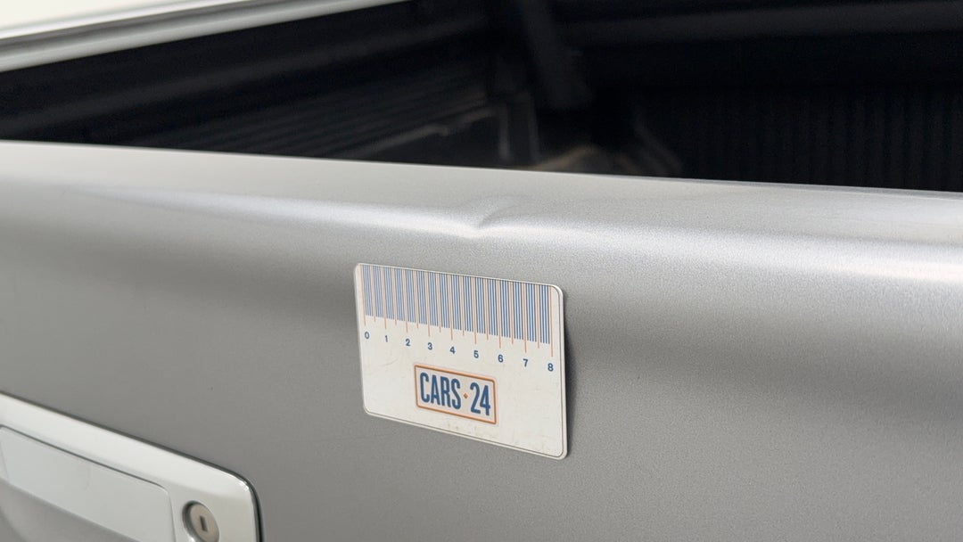 Boot / Tailgate Tailgate Dent