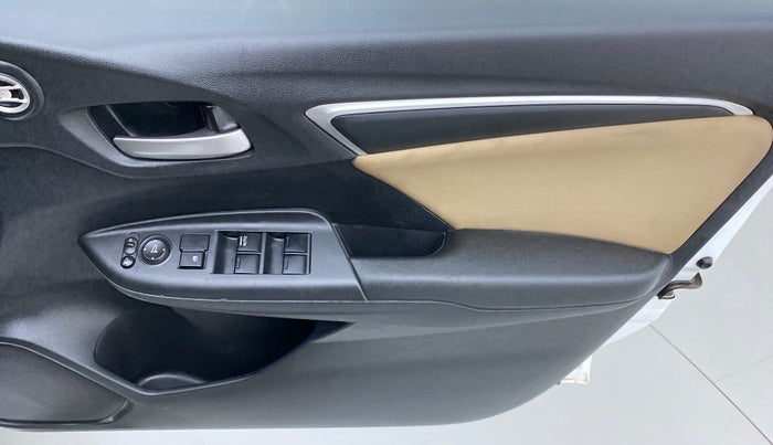 2017 Honda Jazz 1.2 V AT, Petrol, Automatic, 63,767 km, Driver Side Door Panels Control