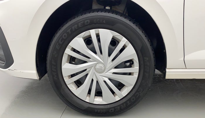 2023 Volkswagen VIRTUS COMFORTLINE TSI 1.0 MT, Petrol, Manual, 7,645 km, Left Front Wheel