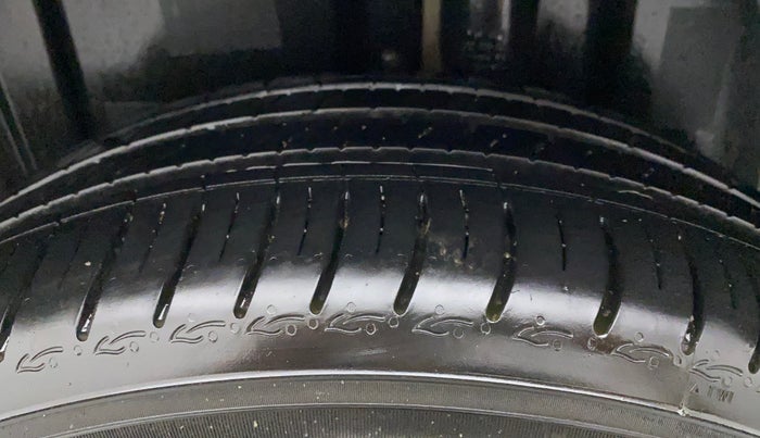 2023 Volkswagen VIRTUS COMFORTLINE TSI 1.0 MT, Petrol, Manual, 7,645 km, Left Rear Tyre Tread