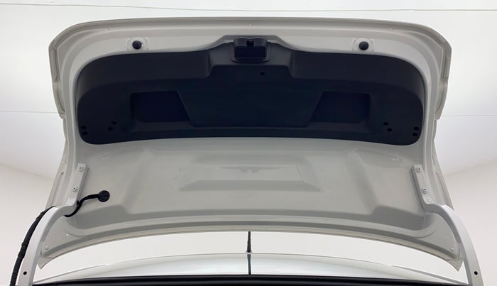 2023 Volkswagen VIRTUS COMFORTLINE TSI 1.0 MT, Petrol, Manual, 7,645 km, Boot Door Open