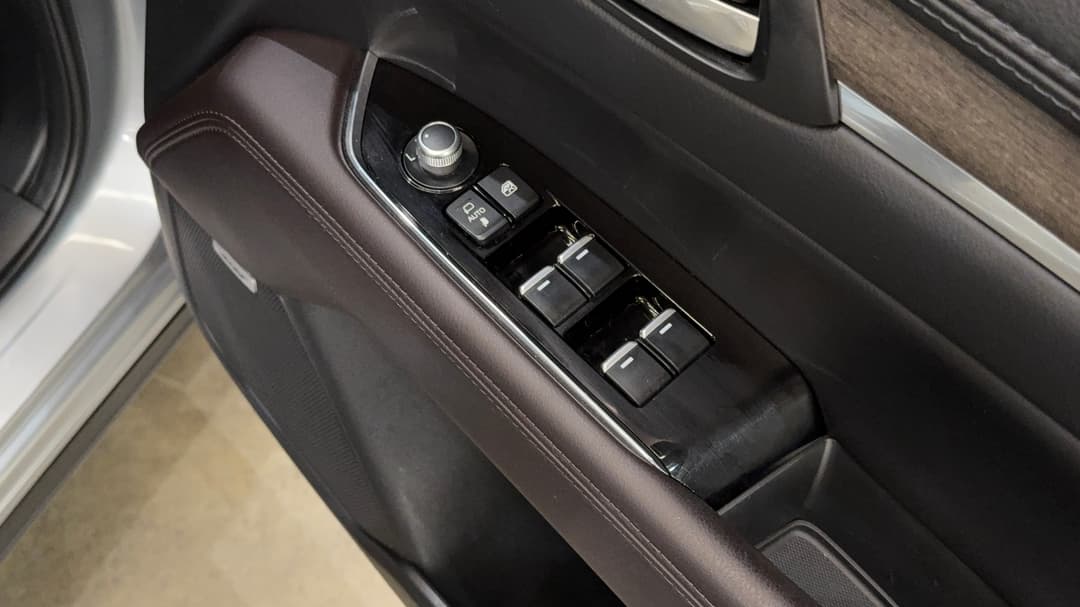 2023 Mazda CX-5 G25 Akera (AWD), Automatic, 20835 km, Drivers Side Door Panel Controls