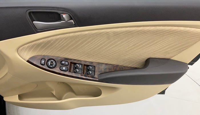 2016 Hyundai Verna 1.6 CRDI SX, Diesel, Manual, 69,384 km, Driver Side Door Panels Control