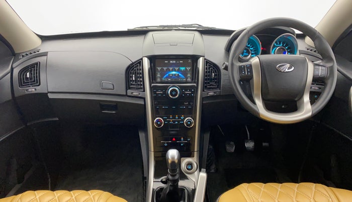 2020 Mahindra XUV500 W9, Diesel, Manual, 12,353 km, Dashboard View