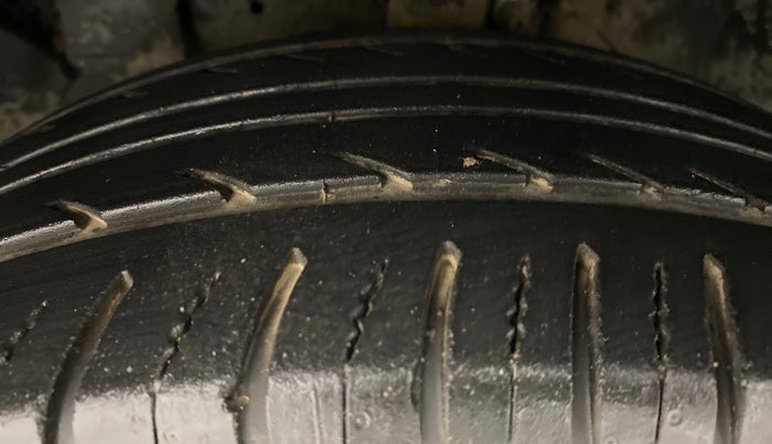 2019 Ford Ecosport 1.5TITANIUM TDCI, Diesel, Manual, 43,676 km, Left Front Tyre Tread