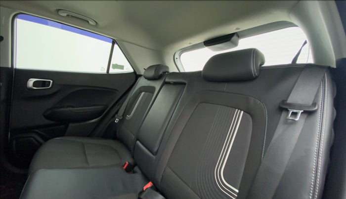 2020 Hyundai VENUE 1.0L Turbo GDI SX(O) MT, Petrol, Manual, 25,175 km, Right Side Rear Door Cabin