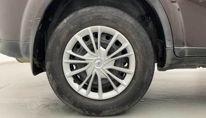 2018 Mahindra XUV500 W7 AT, Diesel, Automatic, 75,312 km, Right Rear Wheel
