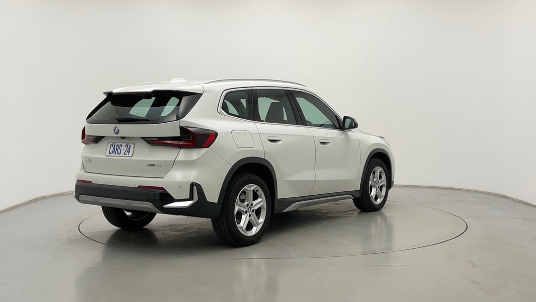 Right Back Diagonal (45- Degree) View