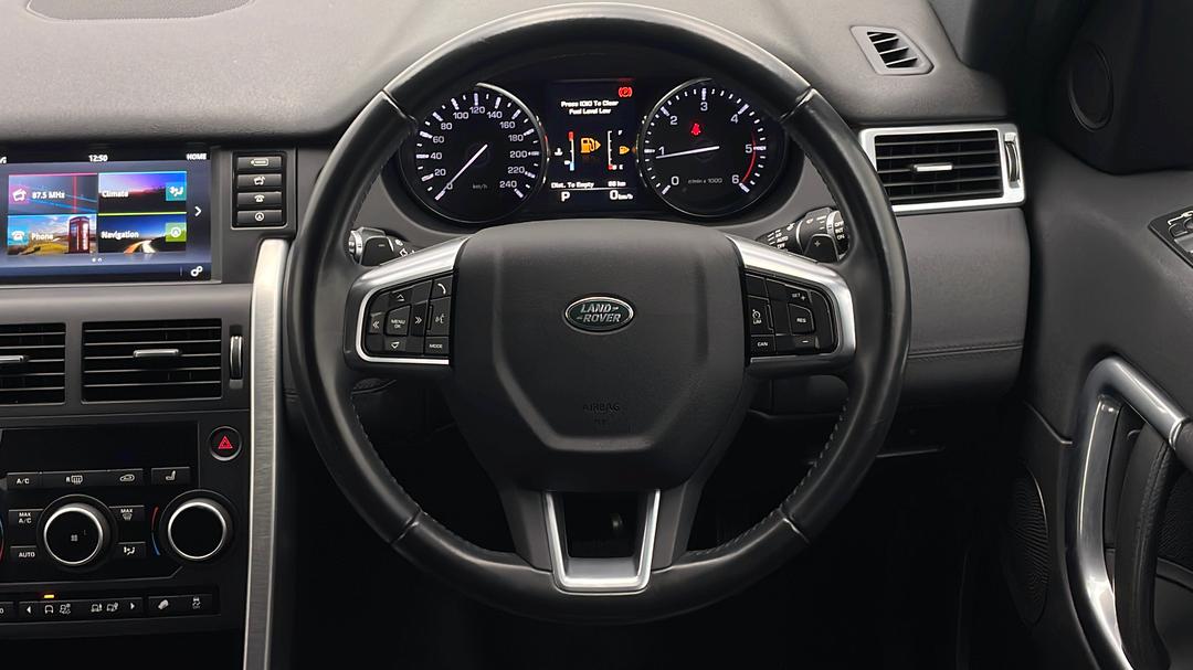 2016 Land Rover Discovery Sport Td4 Hse, Automatic, 86125 km, Steering Wheel Close-up