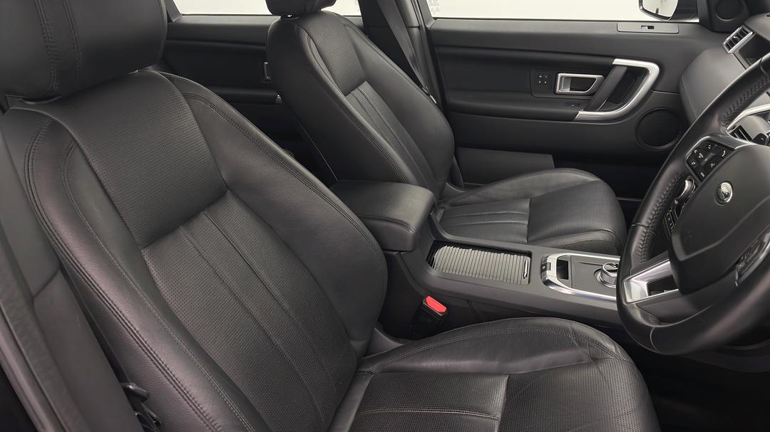 2016 Land Rover Discovery Sport Td4 Hse, Automatic, 86125 km, Right Side Front Door Cabin View