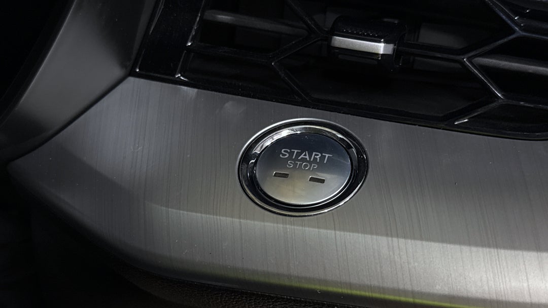 2024 MG Mg5 Essence, Automatic, 8742 km, Keyless / Button Start