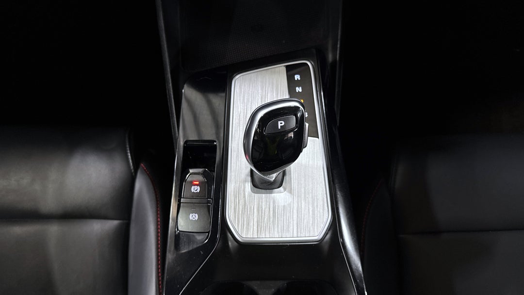 2024 MG Mg5 Essence, Automatic, 8742 km, Gear Lever 