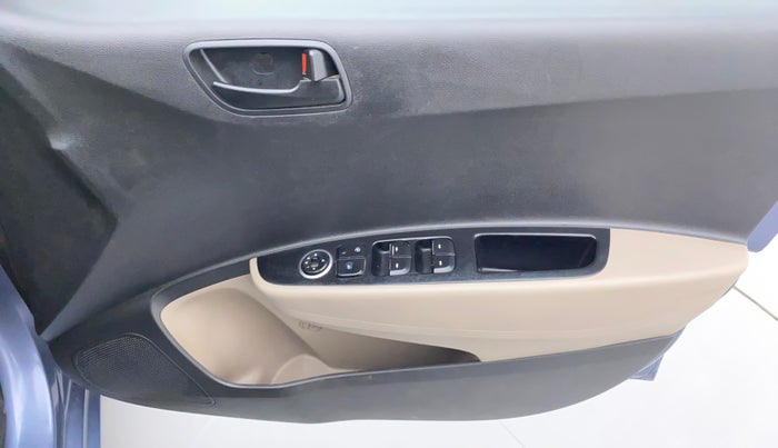 2014 Hyundai Grand i10 MAGNA 1.2 KAPPA VTVT, Petrol, Manual, 1,04,279 km, Driver Side Door Panels Control