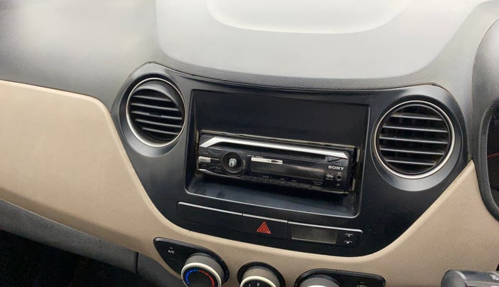 2014 Hyundai Grand i10 MAGNA 1.2 KAPPA VTVT, Petrol, Manual, 1,04,279 km, AC Unit - Front vent has minor damage