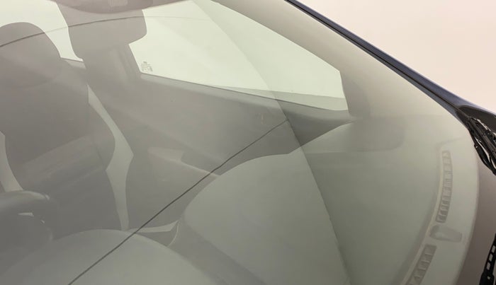 2014 Hyundai Grand i10 MAGNA 1.2 KAPPA VTVT, Petrol, Manual, 1,04,279 km, Front windshield - Minor spot on windshield