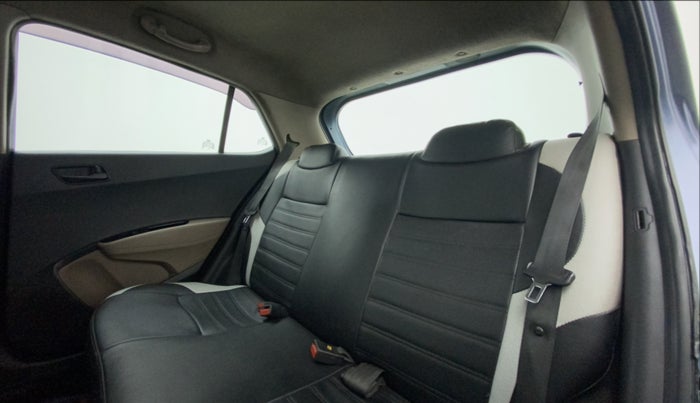 2014 Hyundai Grand i10 MAGNA 1.2 KAPPA VTVT, Petrol, Manual, 1,04,279 km, Right Side Rear Door Cabin