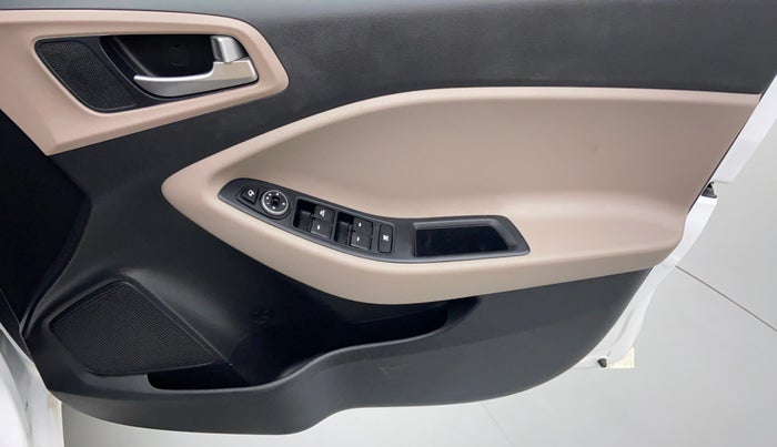 2019 Hyundai Elite i20 ASTA 1.2 (O), Petrol, Manual, 681 km, Driver Side Door Panels Control