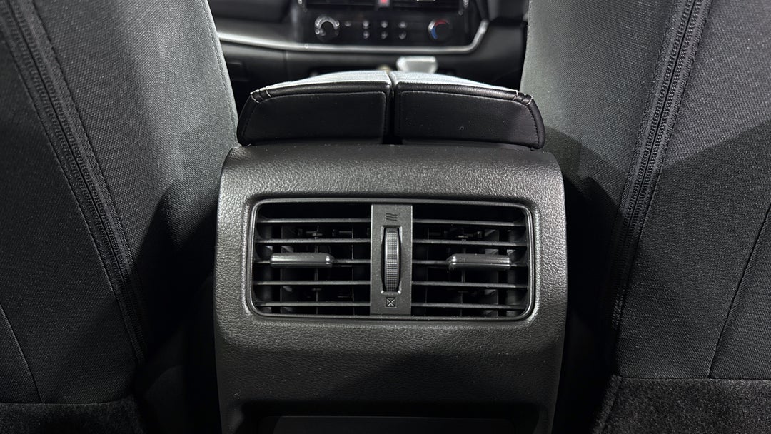 2025 Nissan X-trail St (2WD), Automatic, 23689 km, Rear A/C Vent