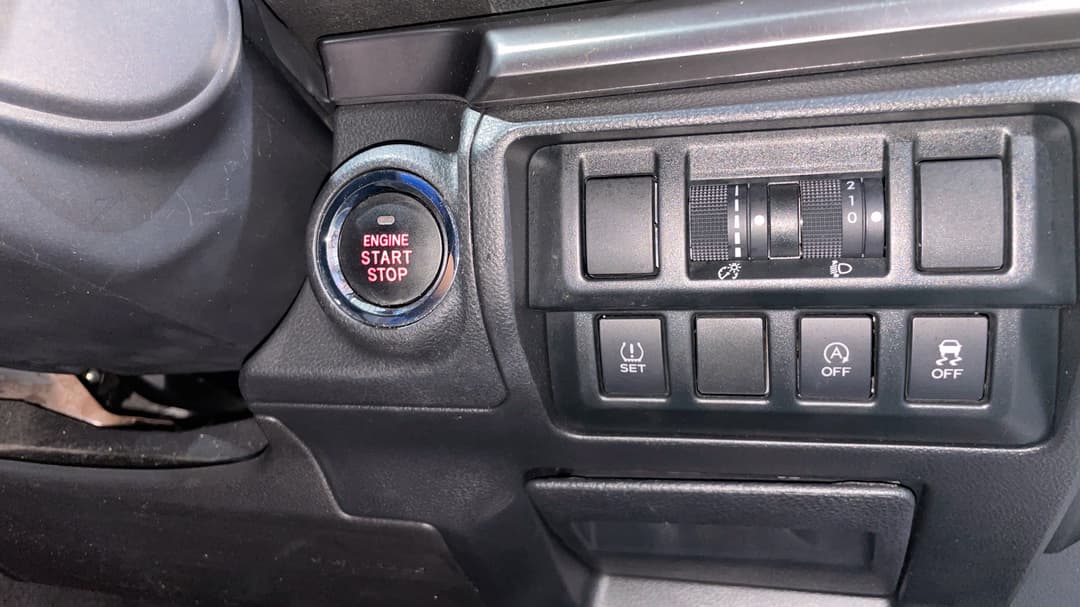 2017 Subaru XV 2.0i-l, Automatic, 107958 km, Utility Switches/Buttons