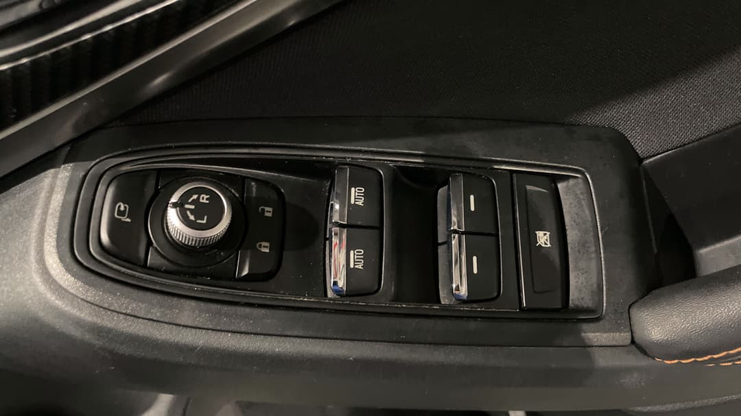 2017 Subaru XV 2.0i-l, Automatic, 107958 km, Drivers Side Door Panel Controls