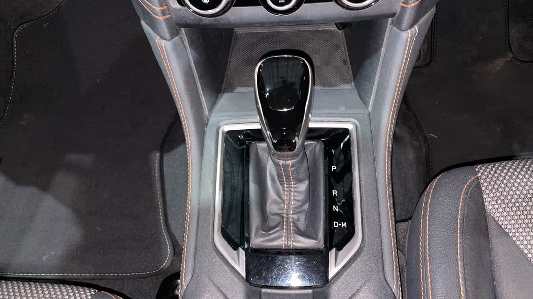 2017 Subaru XV 2.0i-l, Automatic, 107958 km, Gear Lever 