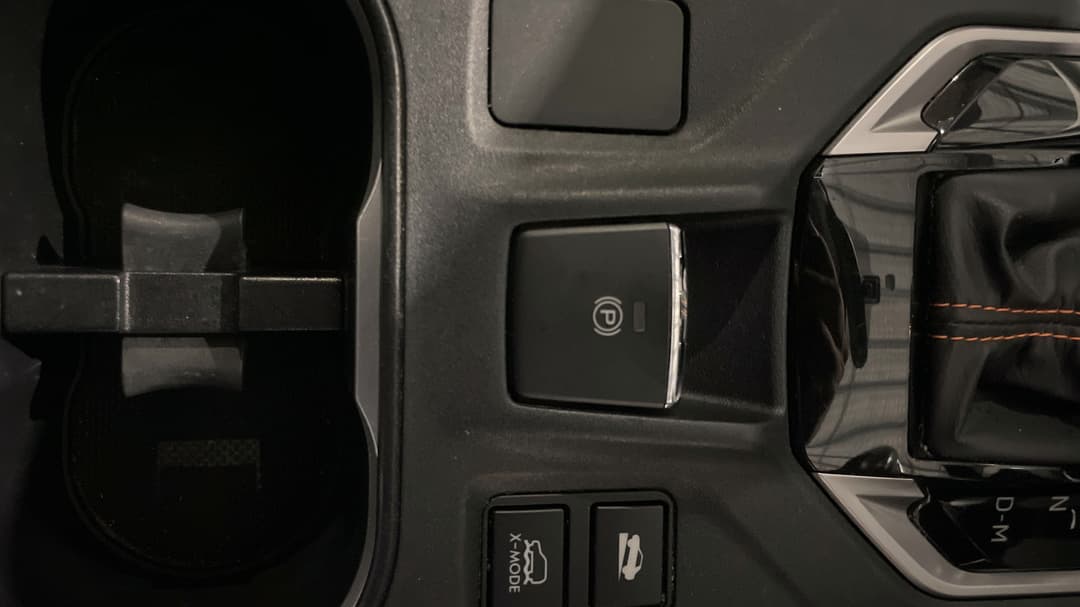 2017 Subaru XV 2.0i-l, Automatic, 107958 km, Handbrake