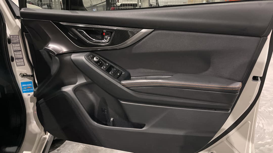 2017 Subaru XV 2.0i-l, Automatic, 107958 km, Speaker View