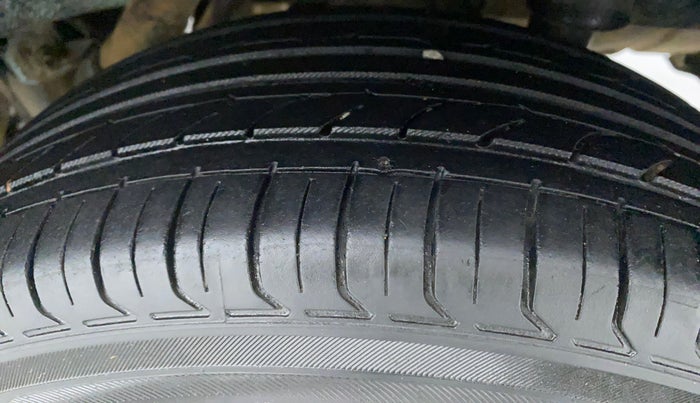 2016 Mahindra Kuv100 K6 D 6 STR, Diesel, Manual, 90,494 km, Left Rear Tyre Tread