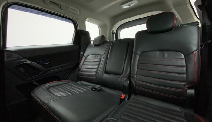 2023 Tata Safari XT PLUS DARK EDITION, Diesel, Manual, 21,627 km, Reclining Back Row Seats