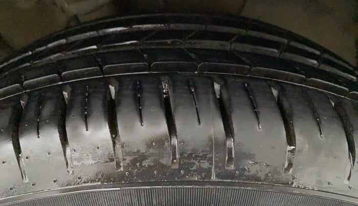 2015 Hyundai Elite i20 ASTA 1.2, Petrol, Manual, 27,655 km, Left Rear Tyre Tread