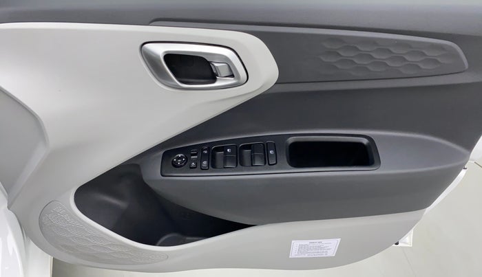 2022 Hyundai GRAND I10 NIOS SPORTZ CNG MT, CNG, Manual, 1,648 km, Driver Side Door Panels Control