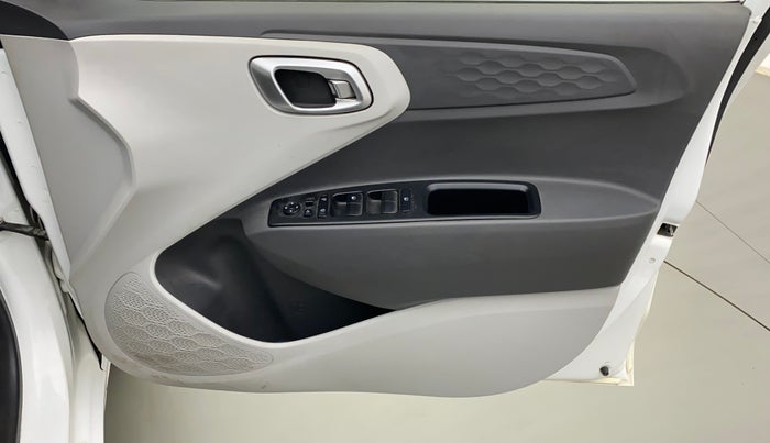 2021 Hyundai GRAND I10 NIOS SPORTZ 1.2 KAPPA VTVT CNG, CNG, Manual, 55,828 km, Driver Side Door Panels Control