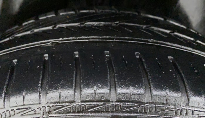 2016 Volkswagen Vento HIGHLINE PETROL, Petrol, Manual, 20,777 km, Left Rear Tyre Tread