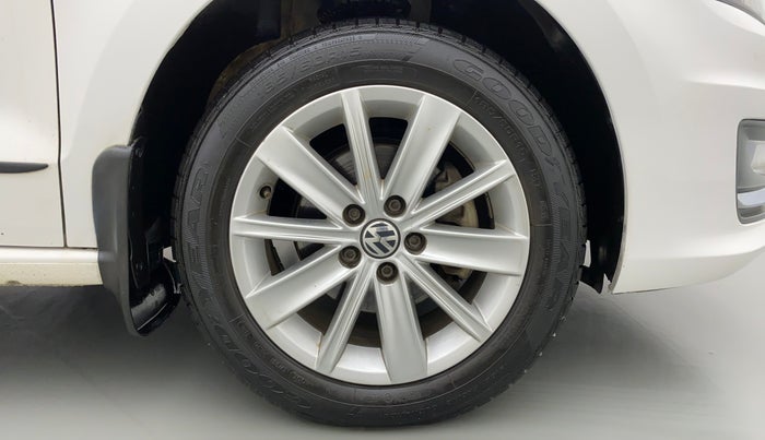 2016 Volkswagen Vento HIGHLINE PETROL, Petrol, Manual, 20,777 km, Right Front Wheel