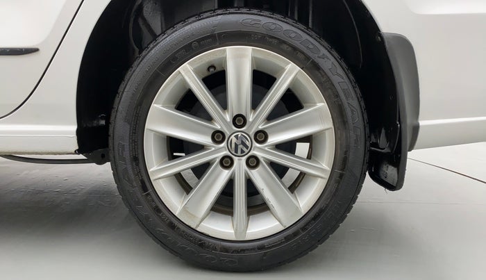 2016 Volkswagen Vento HIGHLINE PETROL, Petrol, Manual, 20,777 km, Left Rear Wheel