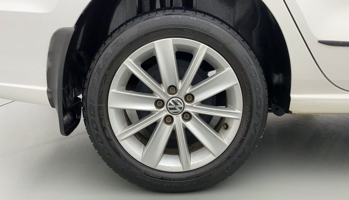 2016 Volkswagen Vento HIGHLINE PETROL, Petrol, Manual, 20,777 km, Right Rear Wheel