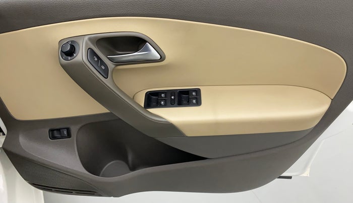 2016 Volkswagen Vento HIGHLINE PETROL, Petrol, Manual, 20,777 km, Driver Side Door Panels Control