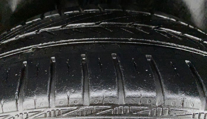 2016 Volkswagen Vento HIGHLINE PETROL, Petrol, Manual, 20,777 km, Right Rear Tyre Tread
