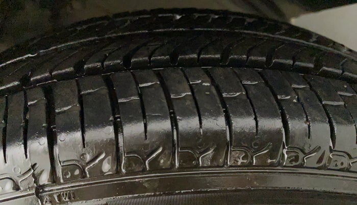 2017 Datsun Go Plus T, Petrol, Manual, 46,490 km, Left Rear Tyre Tread