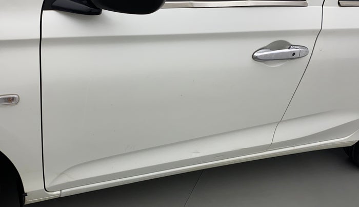 2019 Honda Amaze 1.5L I-DTEC E, Diesel, Manual, 72,162 km, Front passenger door - Paint has faded